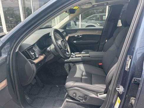 Certified 2025 Volvo XC90 B6 Plus AWD/4WD image 17