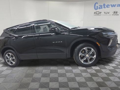 Used 2025 Chevrolet Blazer LT AWD/4WD image 1
