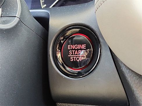 Used 2023 Honda HR-V LX image 22