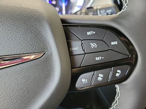 New 2026 Chrysler Pacifica Limited w/ S Appearance Package AWD/4WD image 17