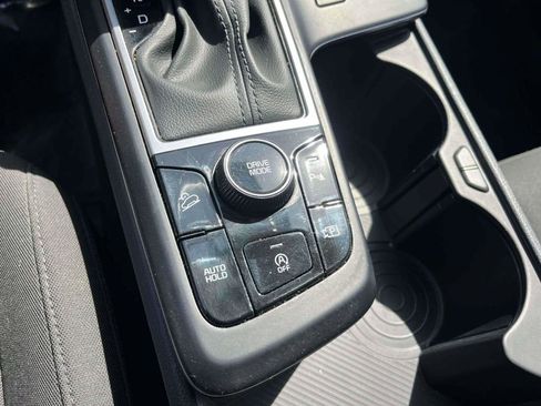 Used 2024 Kia Sportage LX FWD image 19