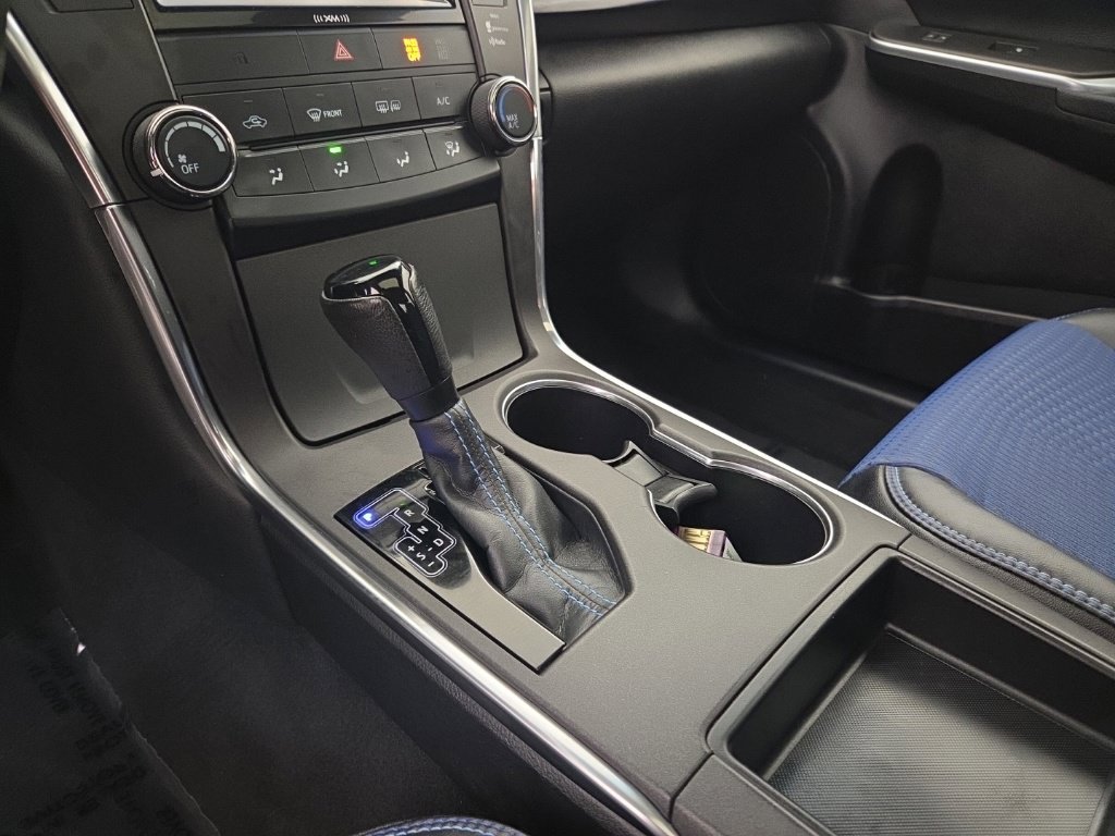 Used 2016 Toyota Camry SE FWD image 35