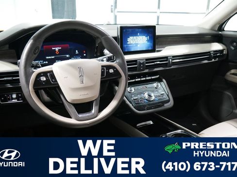 Used 2020 Lincoln Corsair Reserve w/ Equipment Group 201A image 13