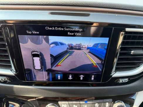 Used 2019 Chrysler Pacifica Touring Plus w/ Advanced Safetytec Group FWD image 21