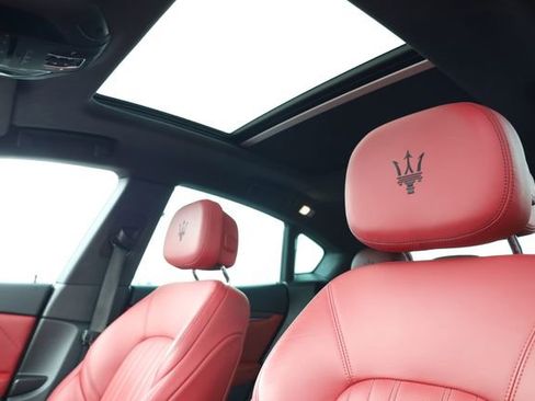 Used 2022 Maserati Levante Modena image 22