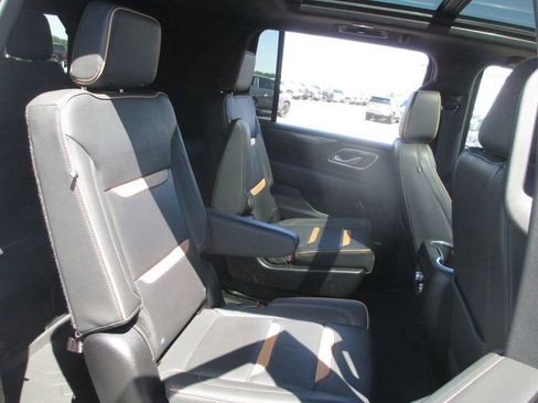 Used 2024 GMC Yukon XL AT4 w/ Technology Package AWD/4WD image 25
