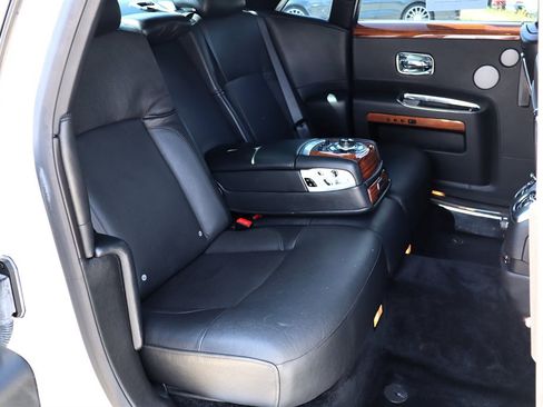 Used 2011 Rolls-Royce Ghost RWD image 33