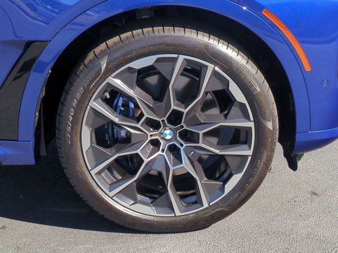 Used 2025 BMW X7 M60i image 13