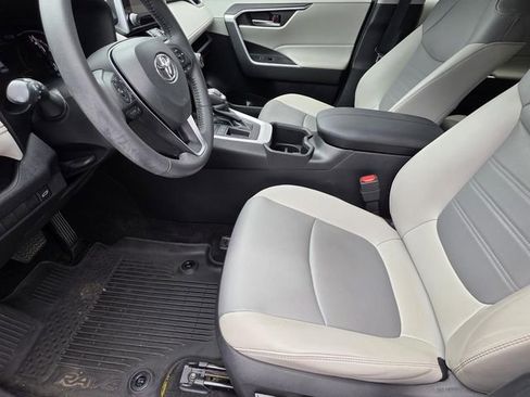 Used 2023 Toyota RAV4 XLE Premium FWD image 6