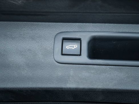 Used 2021 Toyota Highlander Limited AWD/4WD image 12