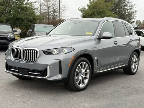 Used 2025 BMW X5 xDrive50e image 7