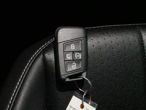 Used 2023 Volkswagen Tiguan SE R-Line AWD/4WD image 31