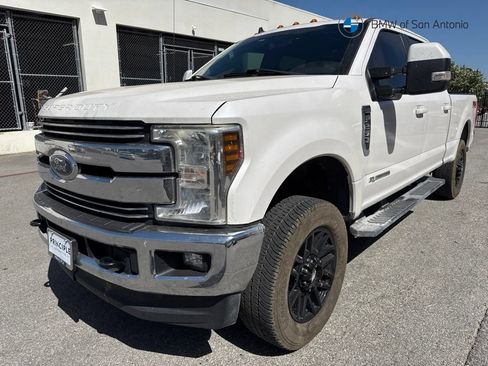 Used 2019 Ford F250 Lariat w/ Lariat Value Package AWD/4WD image 1