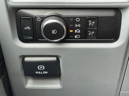 Used 2023 Ford F150 XLT AWD/4WD image 32