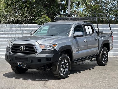Used 2021 Toyota Tacoma SR5 w/ Technology Package AWD/4WD image 6