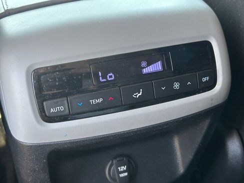 Used 2025 Hyundai Palisade SE FWD image 21