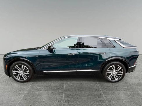 New 2026 Cadillac Lyriq Luxury RWD image 2