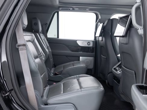 Used 2018 Lincoln Navigator Reserve w/ Technology Package image 29