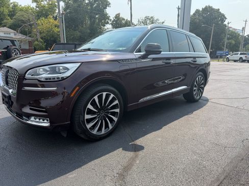 Used 2023 Lincoln Aviator Black Label Grand Touring AWD/4WD image 12