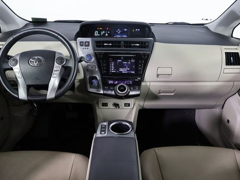 Used 2016 Toyota Prius V Five image 8