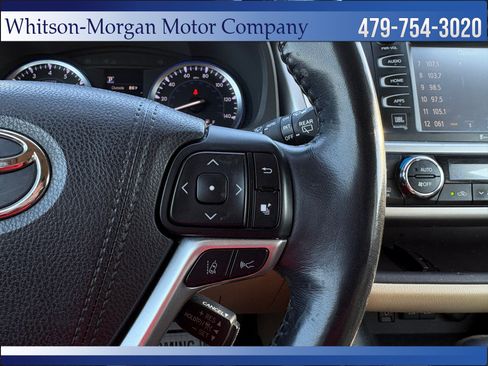 Used 2017 Toyota Highlander Limited Platinum FWD image 18