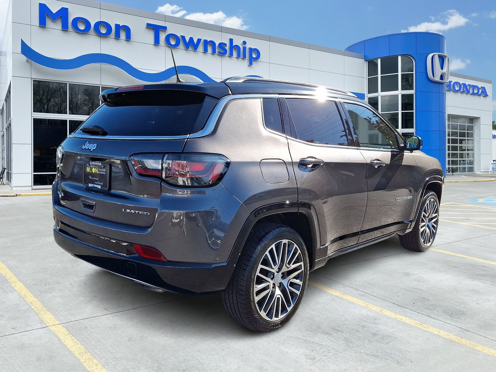Used 2023 Jeep Compass Limited w/ Elite Group AWD/4WD image 6