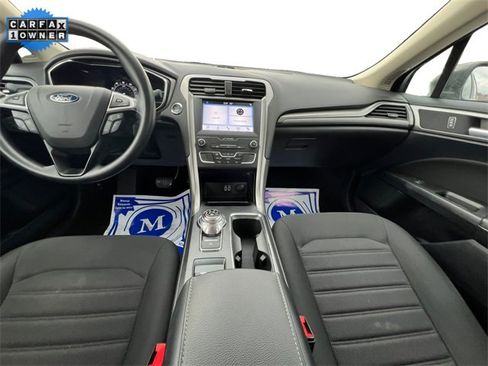 Used 2019 Ford Fusion SE image 10