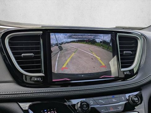 New 2026 Chrysler Pacifica Select w/ S Appearance Package FWD image 9
