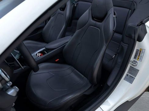 Used 2019 Ferrari Portofino Base image 31