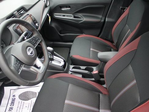 New 2025 Nissan Versa SR w/ Trunk Package image 9