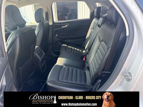 Used 2017 Ford Edge SEL w/ Equipment Group 201A AWD/4WD image 16