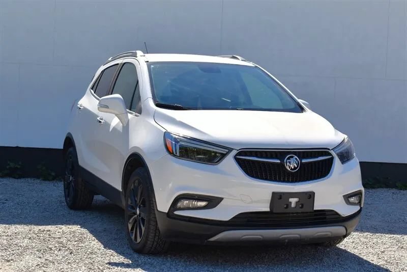 Used 2020 Buick Encore Essence FWD image 1