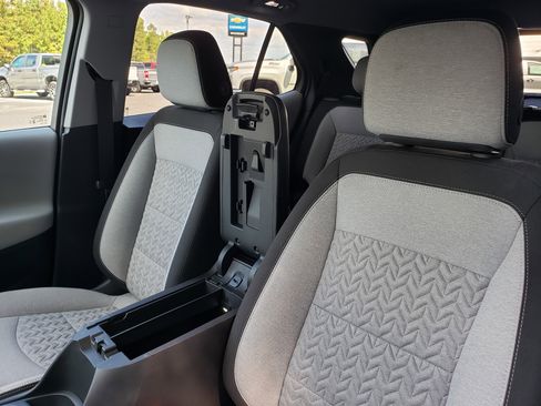 Used 2024 Chevrolet Equinox LT image 29