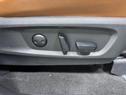 Used 2023 Nissan Pathfinder Platinum AWD/4WD image 21