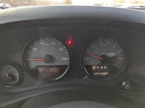 Used 2016 Jeep Wrangler Sahara image 12