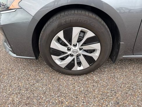 Used 2025 Nissan Altima 2.5 S FWD image 27