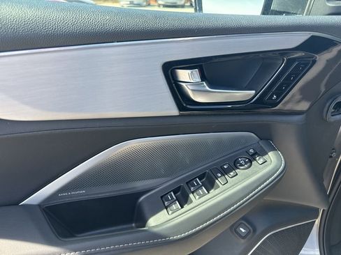 Used 2025 Acura MDX w/ Technology Package image 28