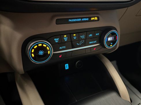 Used 2020 Ford Escape SE AWD/4WD image 16