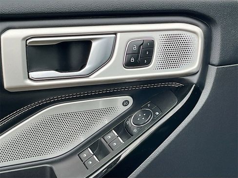 Used 2022 Ford Explorer ST w/ Equipment Group 401A image 18