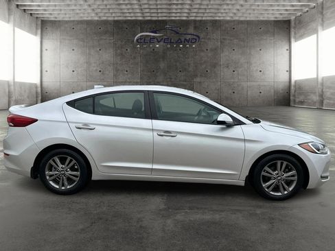 Used 2018 Hyundai Elantra SEL image 2