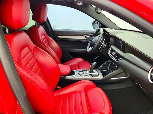 Used 2022 Alfa Romeo Stelvio Veloce AWD/4WD image 25