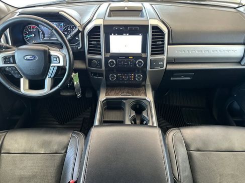 Used 2019 Ford F250 Lariat w/ Lariat Value Package AWD/4WD image 3