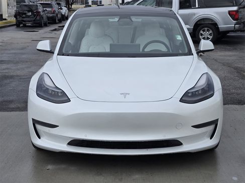 Used 2021 Tesla Model 3 Standard Range Plus image 2