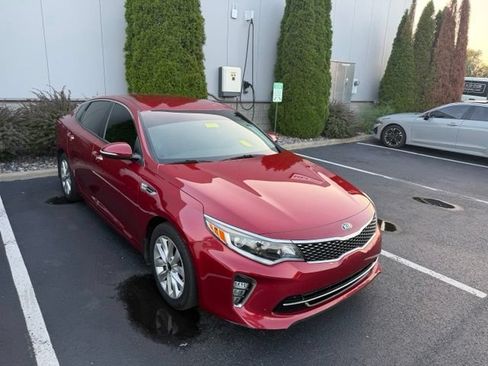 Used 2018 Kia Optima S FWD image 4