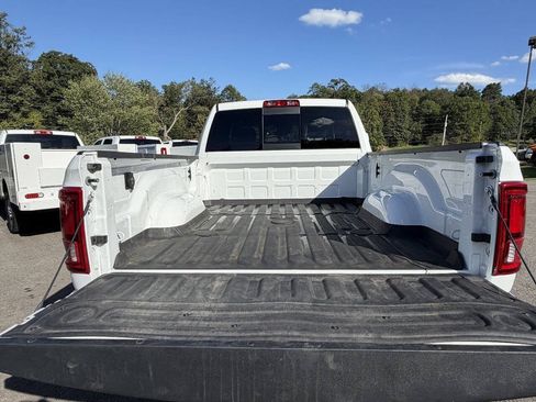 Used 2026 RAM 2500 Laramie AWD/4WD image 9