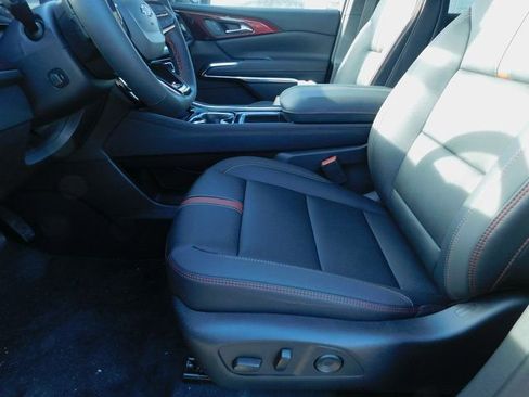 New 2026 Chevrolet Traverse RS w/ LPO, Illumination Package FWD image 8