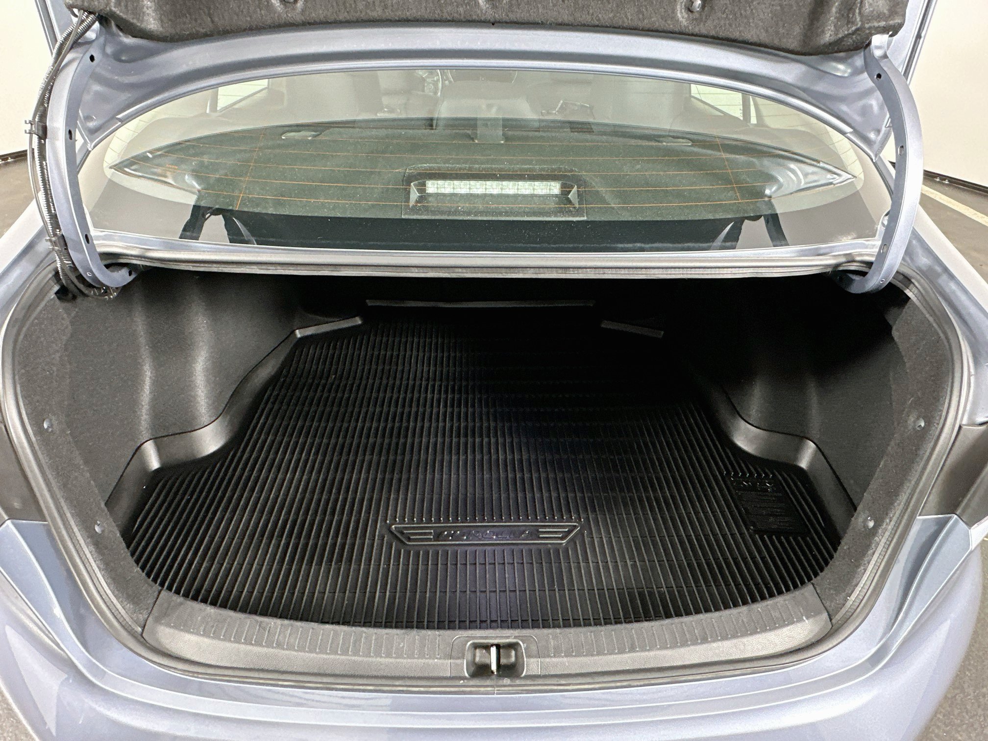 Used 2025 Toyota Corolla LE FWD image 27