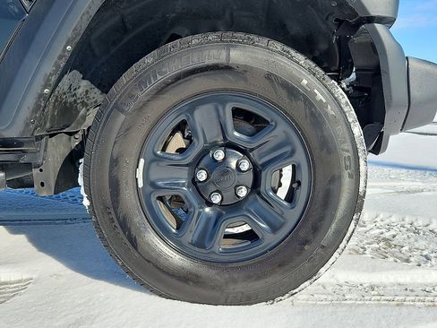 Used 2022 Jeep Wrangler Sport image 9