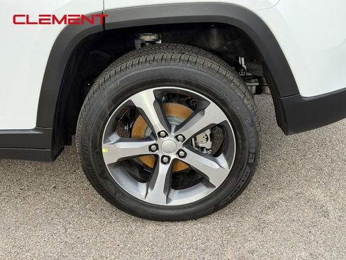 New 2026 Jeep Grand Cherokee Limited w/ Luxury Tech Group II AWD/4WD image 4