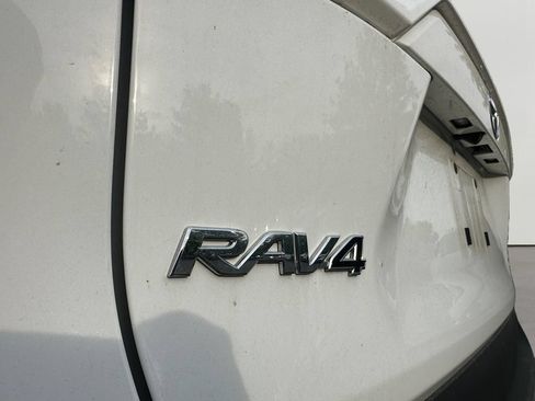 Used 2025 Toyota RAV4 XLE AWD/4WD image 31